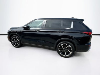 2022 Mitsubishi Outlander SE