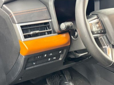 2025 Mitsubishi Outlander PHEV Base