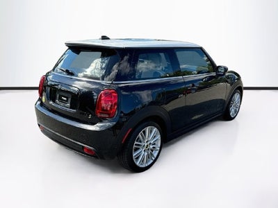 2024 MINI HARDTOP 2 DOOR Iconic