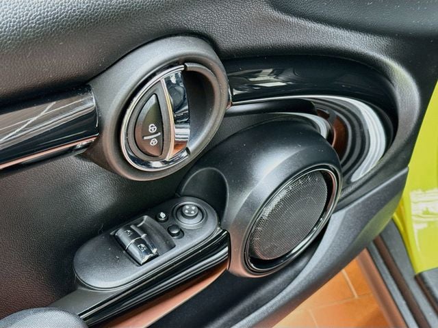 2024 MINI HARDTOP 2 DOOR Signature