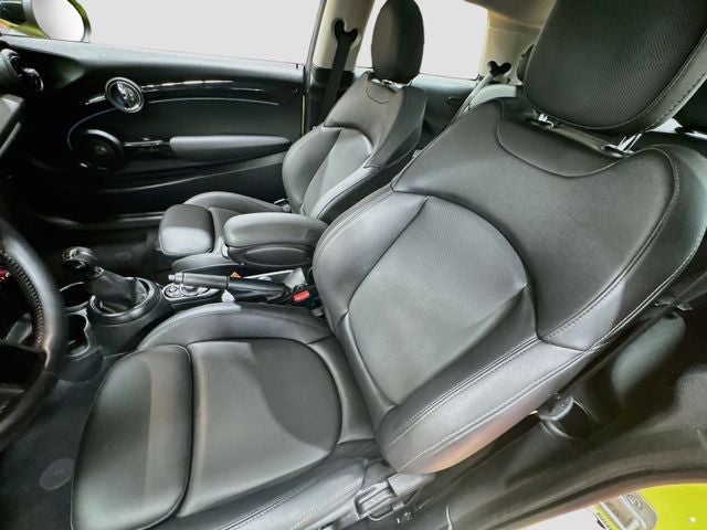 2024 MINI HARDTOP 2 DOOR Signature