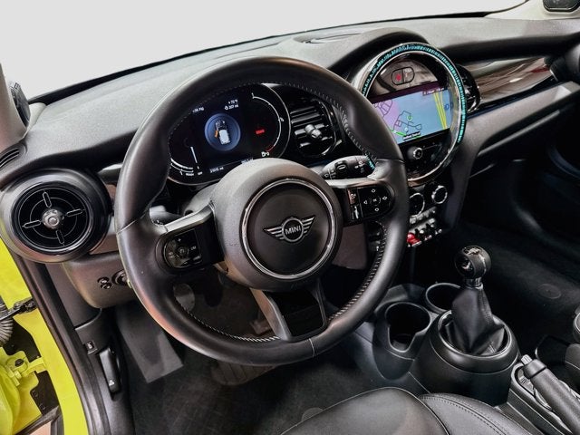 2024 MINI HARDTOP 2 DOOR Signature