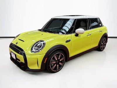 2024 MINI HARDTOP 4 DOOR Iconic