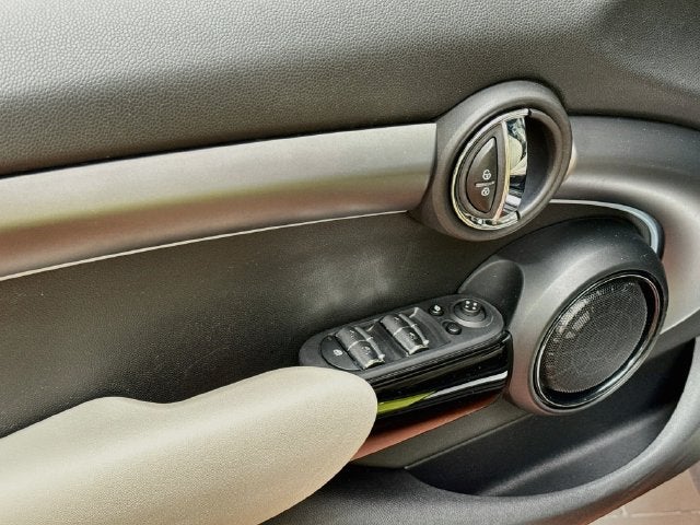 2024 MINI HARDTOP 4 DOOR Iconic