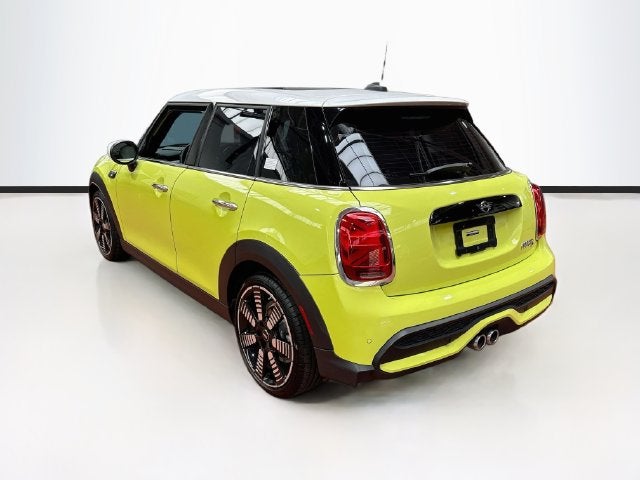 2024 MINI HARDTOP 4 DOOR Iconic