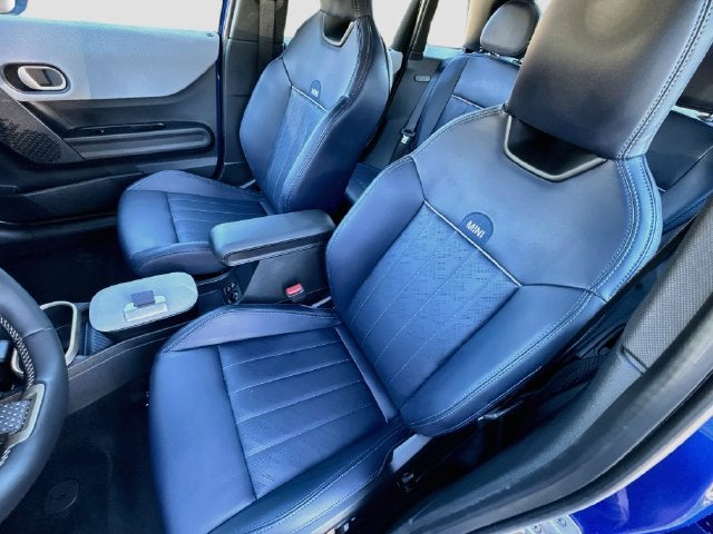 2026 MINI 4 DOOR Iconic