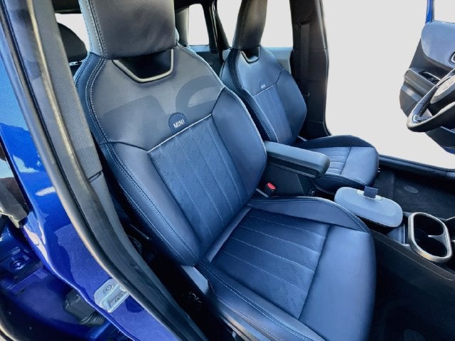 2026 MINI 4 DOOR Iconic