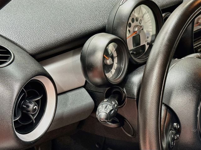 2011 MINI CONVERTIBLE Base
