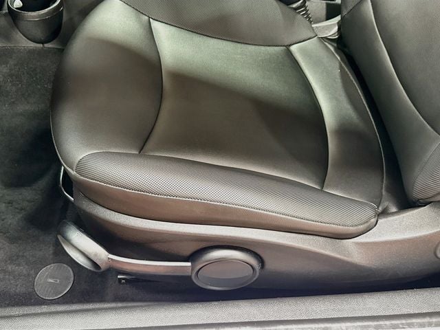 2011 MINI CONVERTIBLE Base