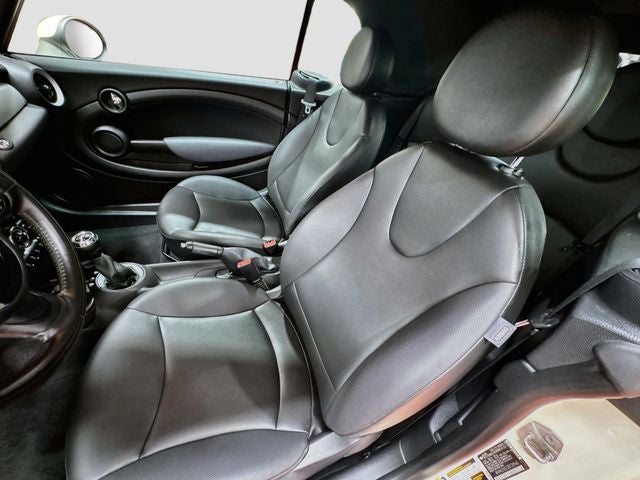 2011 MINI CONVERTIBLE Base