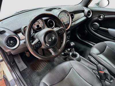 2011 MINI CONVERTIBLE Base
