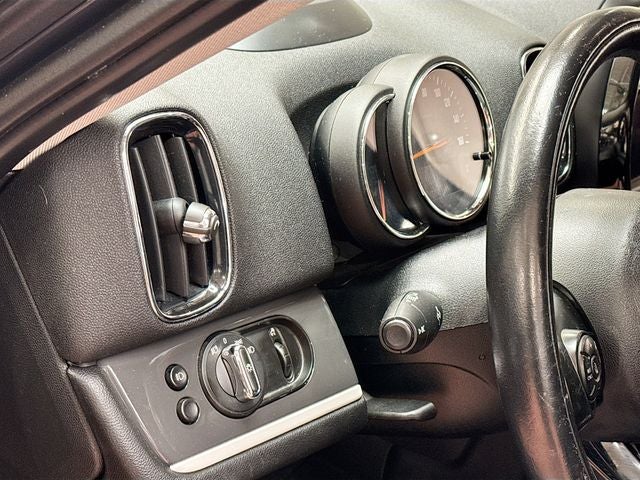 2018 MINI COUNTRYMAN Base