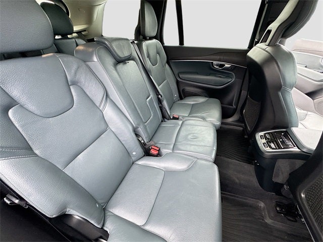 2020 Volvo XC90 T6 Momentum