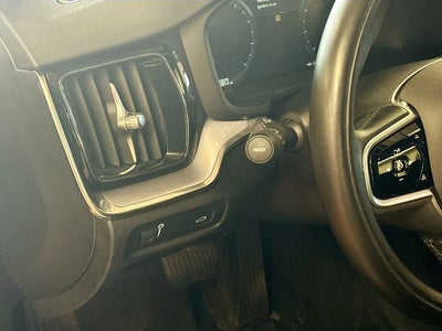 2020 Volvo S60 T5 Momentum