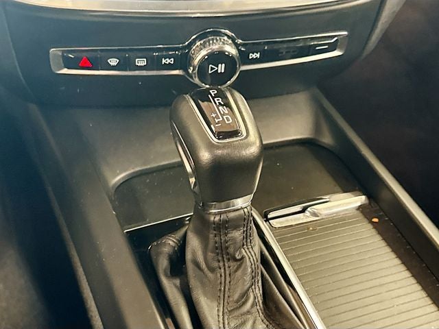 2020 Volvo S60 T5 Momentum