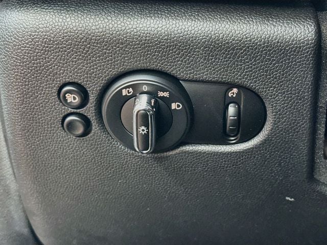 2023 MINI HARDTOP 2 DOOR Iconic