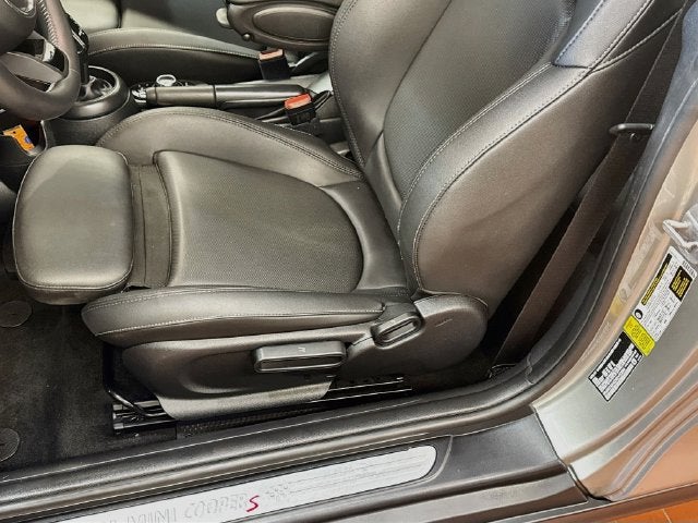 2024 MINI HARDTOP 2 DOOR Signature