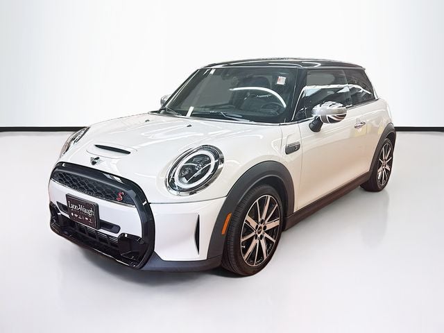 2022 MINI Hardtop Cooper S's photo