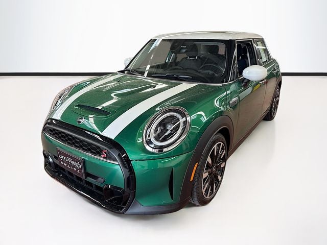 2024 MINI Hardtop Cooper S's photo