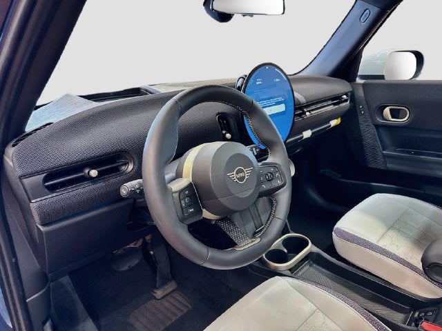 2026 MINI 4 DOOR Signature Plus