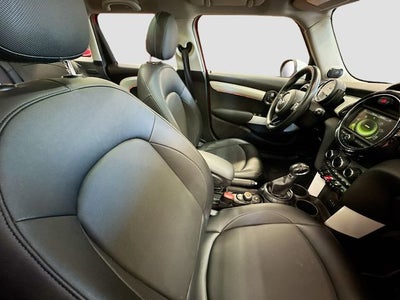 2017 MINI HARDTOP 4 DOOR Base